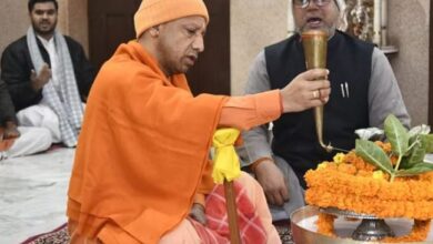 Photo of गोरखपुर: सीएम योगी ने देवाधिदेव का किया रुद्राभिषेक, जगत कल्याण की प्रार्थना