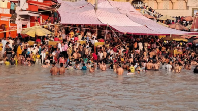 Photo of हरिद्वार : गुरु पूर्णिमा के अवसर पर बड़ी संख्या में भक्तों ने लगाई गंगा में पवित्र डुबकी