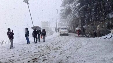 Photo of पहाड़ों पर बर्फबारी, मैदानी इलाकों में शीतलहर-बारिश का अलर्ट; पढ़ें देशभर में आज कैसा रहेगा मौसम का मिजाज