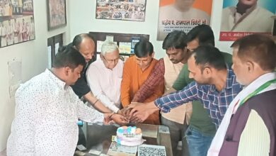 Photo of उत्तर प्रदेश टिम्बर एसोसिएशन का 8वां स्थापना दिवस मनाया गया, राज्यसभा सांसद ने दी बधाई