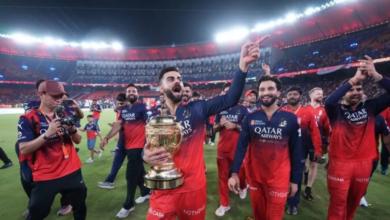 Photo of विराट कोहली ने RCB की विक्ट्री परेड के दौरान दर्शकों को दिया जवाब