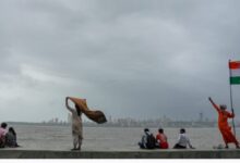 Photo of महाराष्ट्र भारी बारिश:  मुंबई को बारिश से राहत, कुछ हिस्सों में धूप खिली