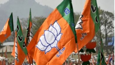 Photo of चामुंडेश्वरी मंदिर पर सिसायत तेज, भाजपा ने कांग्रेस पर लगाया तुष्टिकरण का आरोप