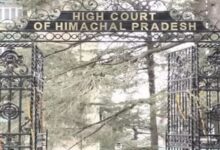 Photo of हिमाचल प्रदेश:  कर्मचारियों को एरियर न देने पर एचआरटीसी की गाड़ी जब्त
