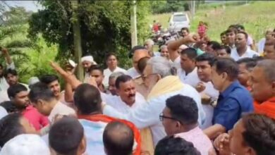 Photo of केंद्रीय मंत्री गिरिराज सिंह के सामने हंगामा, भाजपा जिलाध्यक्ष के गृह क्षेत्र में भारी विरोध