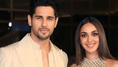 Photo of सिद्धार्थ मल्होत्रा और कियारा आडवाणी ने दिखाई बेटी की पहली झलक
