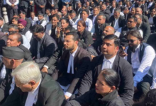 Photo of देहरादून: आंदोलन के बीच सीएम धामी से मिले वकील 