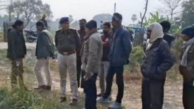 Photo of लीची के बागान में मिला मजदूर का शव, इलाके में सनसनी; सड़क हादसा या हत्या?