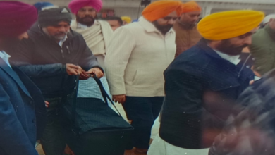 Photo of काले बैग में लाए एसजीपीसी की शिकायतें, जत्थेदार को सौंपी