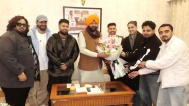 Photo of CM नायब सिंह सैनी से मिले हरियाणा-पंजाब के कलाकार