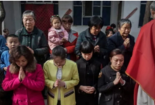 Photo of चीन में ईसाइयों को बनाया जा रहा निशाना, बाइबिल रखने पर सख्ती