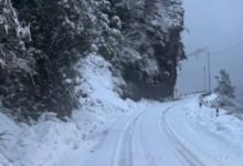 Photo of मसूरी समेत पहाड़ी इलाकों में बर्फबारी, यमुनोत्री हाईवे बंद