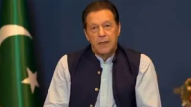 Photo of पाकिस्तान की जेल में इमरान खान की आंख की जांच, 85% रोशनी खोने की शिकायत!