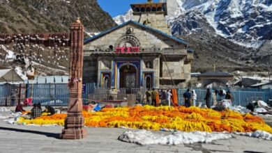 Photo of फूलों से सजने लगा बाबा केदार का धाम, आज गौरीकुंड पहुंचेगी उत्सव डोली