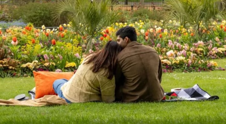 Photo of Alia Bhatt के जीजू बने ईशान मेहरा, बहन शाहीन ने शेयर की सगाई की तस्वीरें