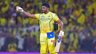 Photo of मैदान पर CSK के नए शेर संजू सैमसन बन गए ‘बिल्ली’, स्टेज पर इस काम से भागते आए नजर