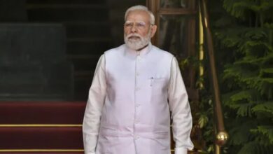 Photo of  पीएम मोदी की सुरक्षा में चूक, 6 पुलिसकर्मी निलंबित